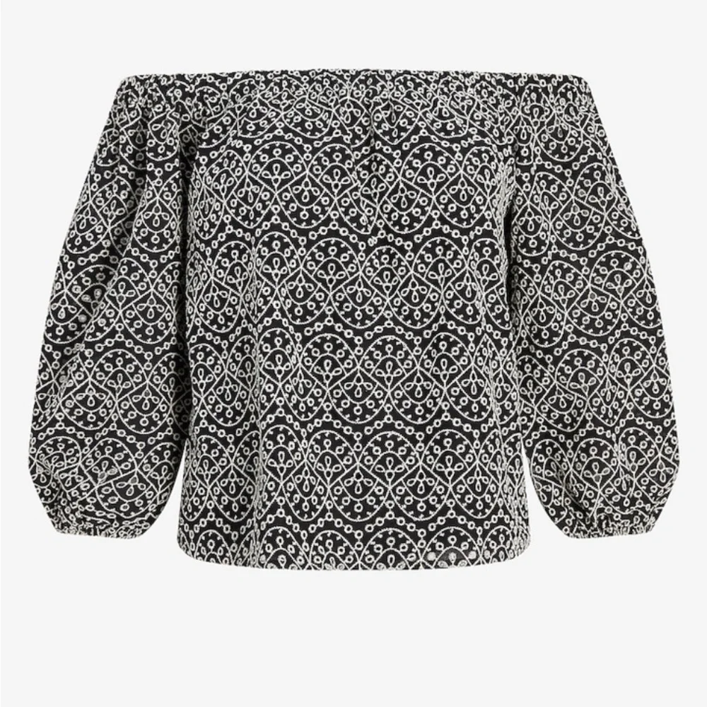 NWT! Express Black Embroidered Off The Shoulder Balloon Sleeve Top - Picture 4 of 4